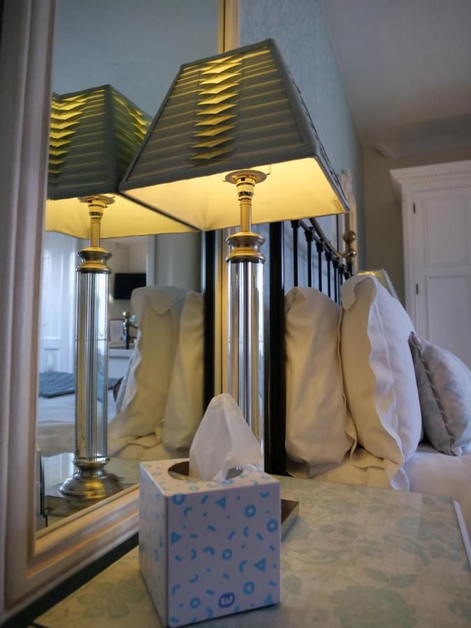 Windrush House Bed & Breakfast Бродуей Екстериор снимка
